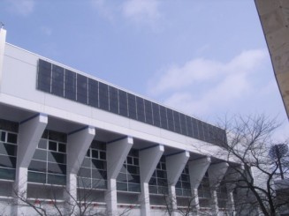 スタジアムに太陽光発電設備