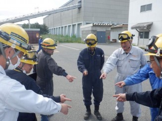 指差呼称「ご応募待ってます！ヨシ！」